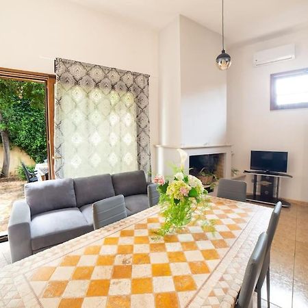 Casa Di Betty Βίλα Càbras Εξωτερικό φωτογραφία